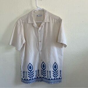 Zara Man Short Sleeve Button Up Embroidered Design Cream and Blue Shirt Size M